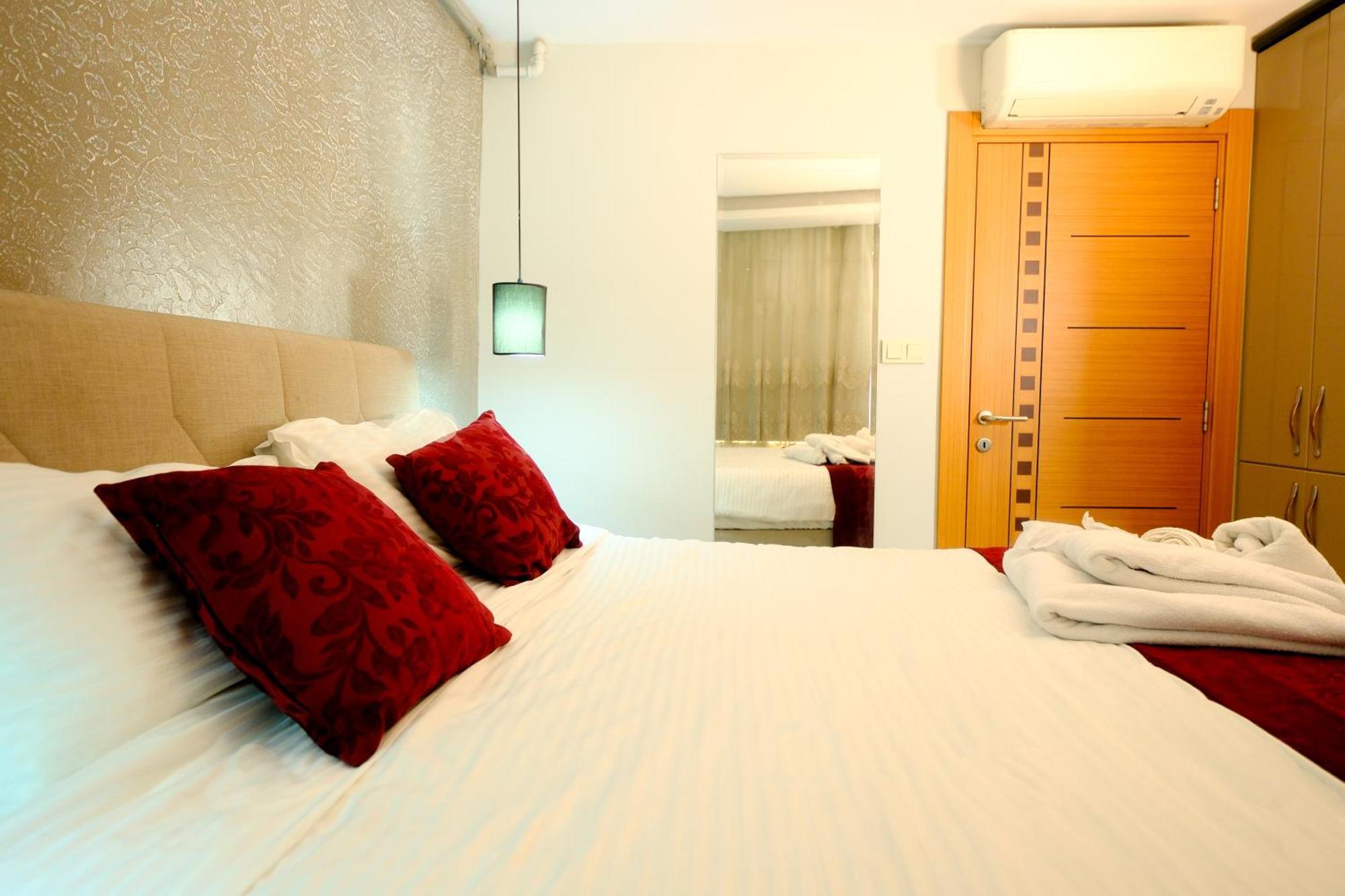 Taksim Celebi Suites อิสตันบูล ภายนอก รูปภาพ