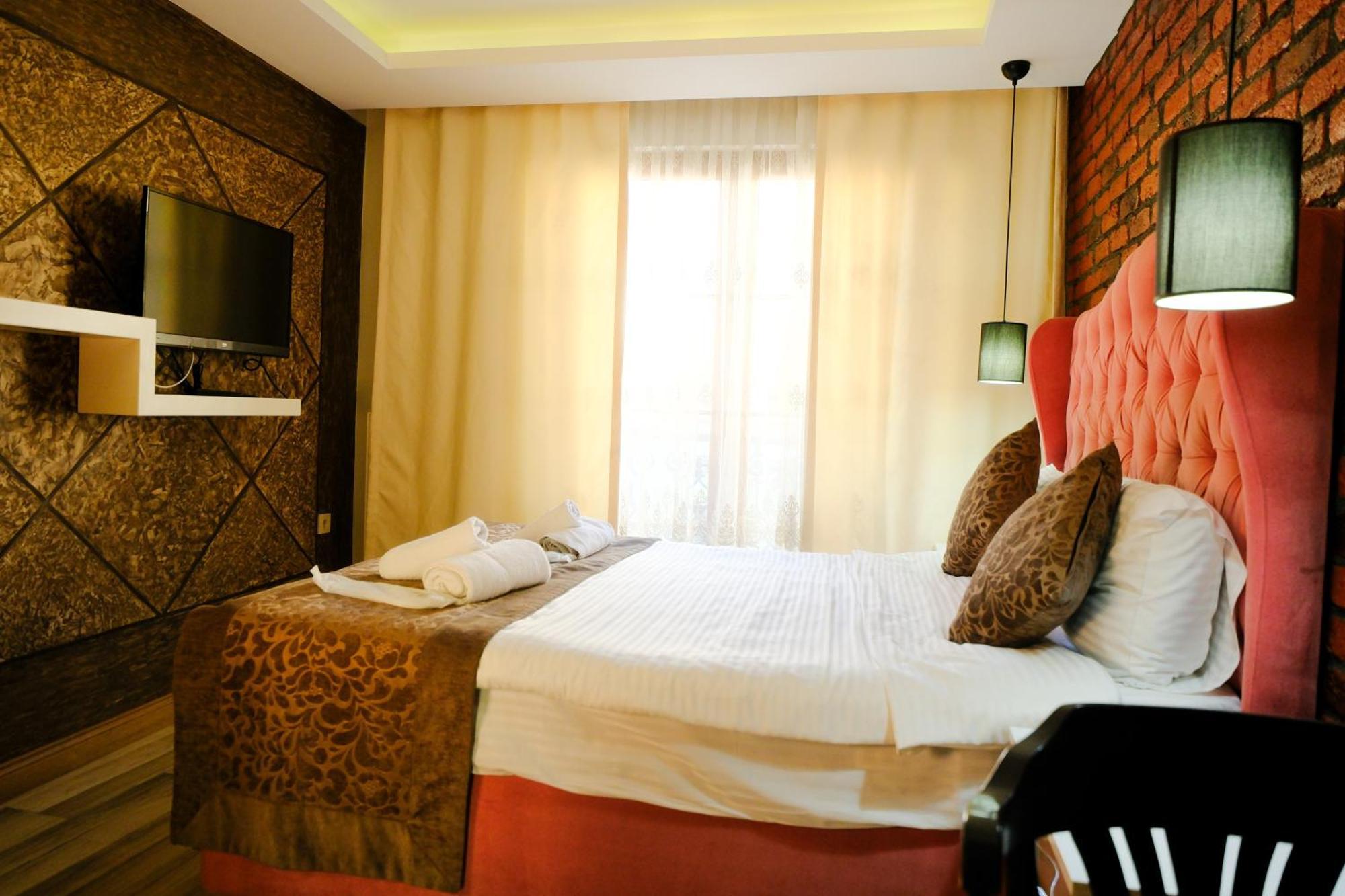 Taksim Celebi Suites อิสตันบูล ภายนอก รูปภาพ